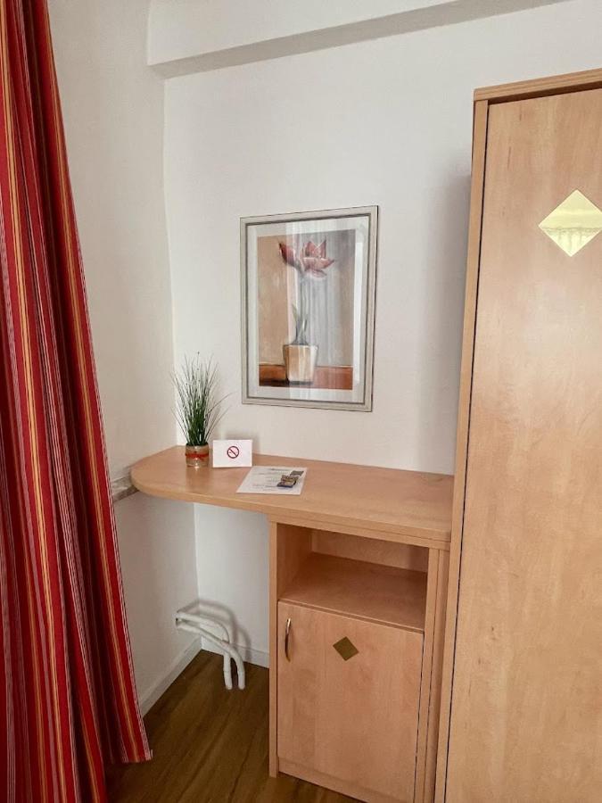 Zum Schwanen Garni Hotel Buggingen Екстериор снимка