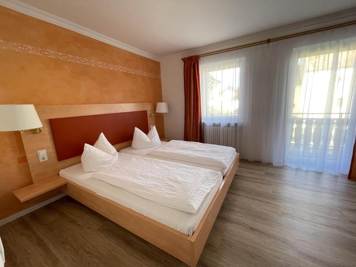 Zum Schwanen Garni Hotel Buggingen Екстериор снимка