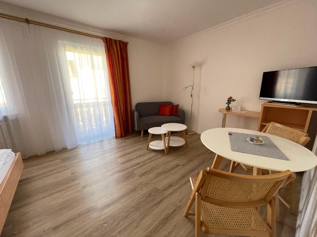 Zum Schwanen Garni Hotel Buggingen Екстериор снимка